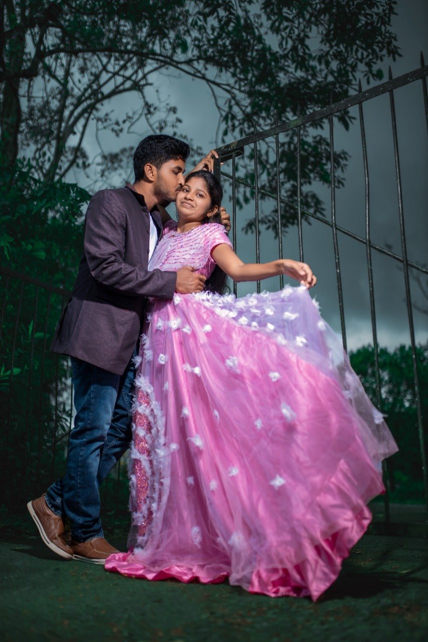 creative pre wedding shoot